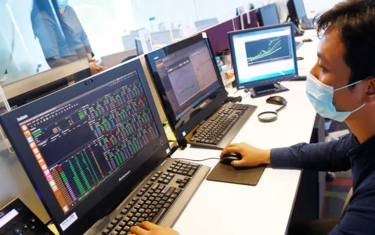 IHSG Melemah di Awal Pekan, 5 Saham Ini Raup Untung Besar