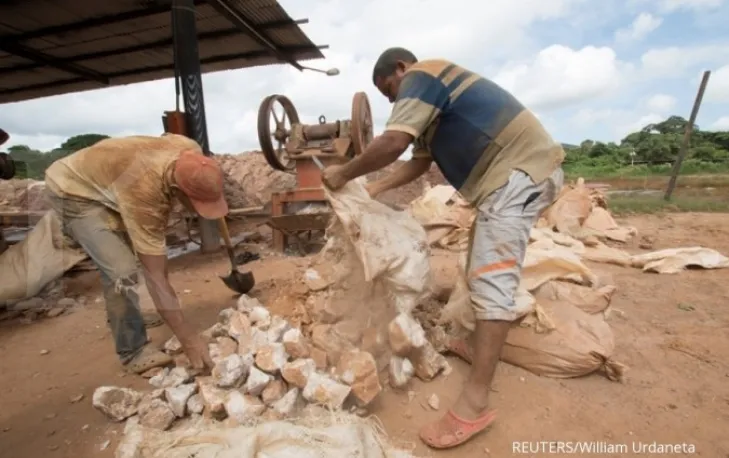 Batal diambil Antam, tambang emas Nusa Halmahera Mineral diborong pengusaha lokal?