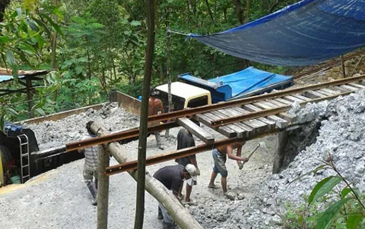 Tanpa Smelter, Penambangan Mineral Logam di Pacitan Jalan Teru