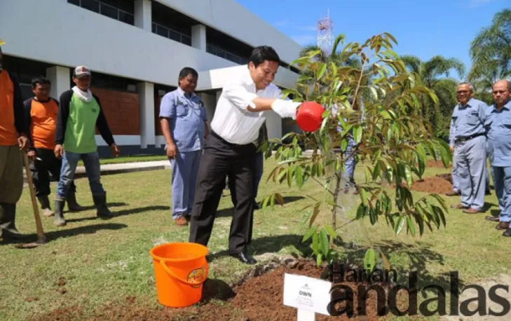 Holding BUMN Industri Pertambangan Ramah Lingkungan