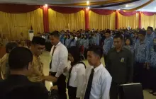 Gallery Pelepasan 61 siswa diklat Operator Smelter angkatan I - IV oleh Bupati kab. Bantaeng Provinsi Sulawesi Selatan,Bapak Nurdin Abdullah. Diklat akan dilaksanakan di Pusat Pendidikan dan Pelatihan Mineral dan Batu Bara, di Bandung, 5-29 September 2016. Kegiatan ini merupakan kerjasama antara Badan Pendidikandan Pelatihan Energi dan Sumber Daya Mineral Dengan AP3I<br> 3 whatsapp_image_2016_08_31_at_12_27_11